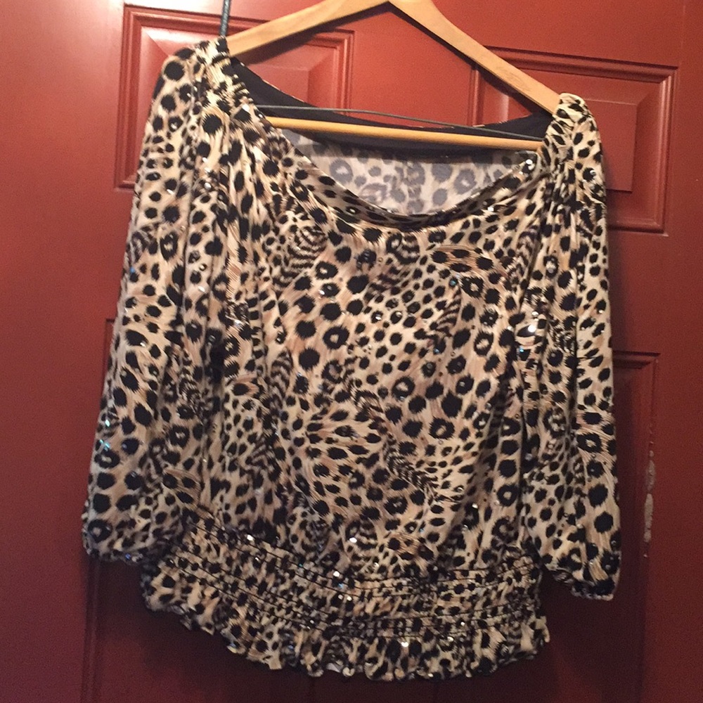 Beautiful Bolero Leopard w/Crystals Top. Final $$